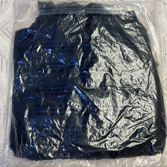 GREATNESS WINS - SLENDER COZY HALF ZIP - Picture 7 of 7